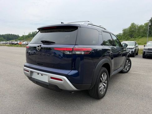Used 2023 Nissan Pathfinder SL w/ Lighting Package (N92) AWD/4WD image 3