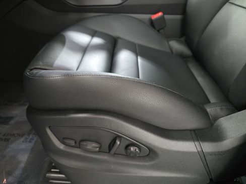 Certified 2025 Porsche Cayenne image 23
