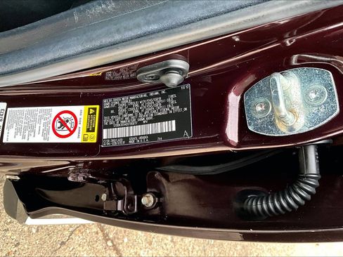 Used 2013 Toyota Highlander Limited image 4