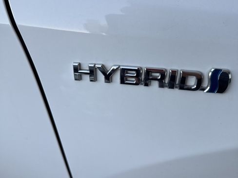 Used 2018 Toyota RAV4 LE Plus image 13