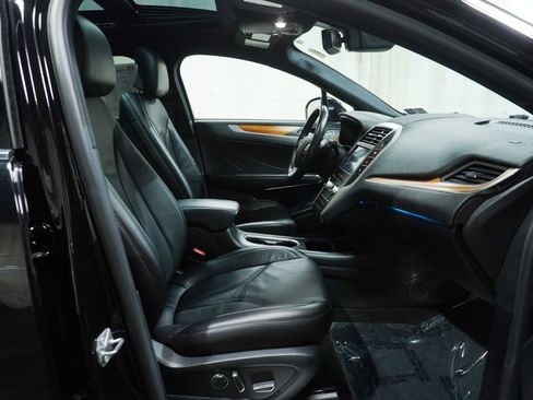 Used 2019 Lincoln MKC Reserve AWD/4WD image 13