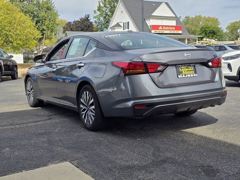 Used 2024 Nissan Altima 2.5 SV image 5