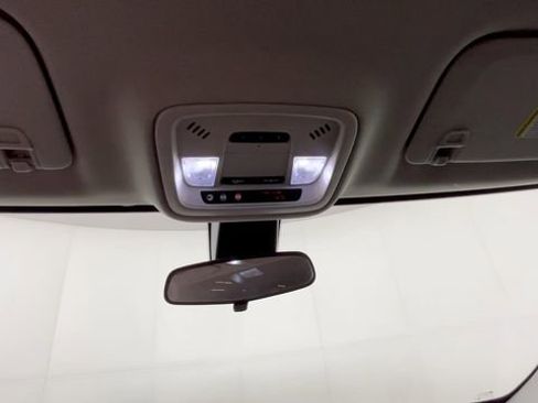 Used 2020 Chevrolet Traverse LT FWD image 37