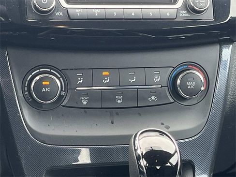 Used 2017 Nissan Sentra SR image 16