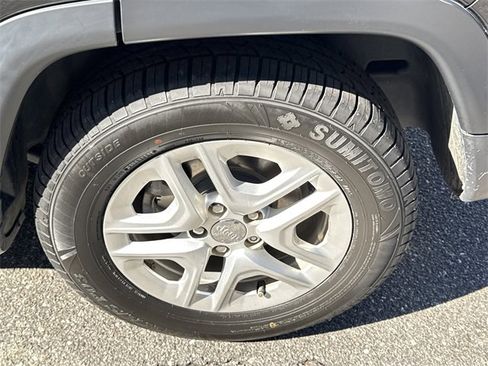 Used 2019 Jeep Compass Sport image 19