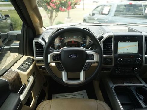 Used 2018 Ford F250 Lariat w/ Lariat Ultimate Package AWD/4WD image 21