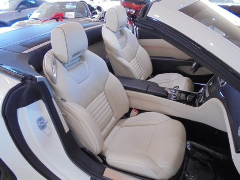 Used 2017 Mercedes-Benz SL 550 image 10