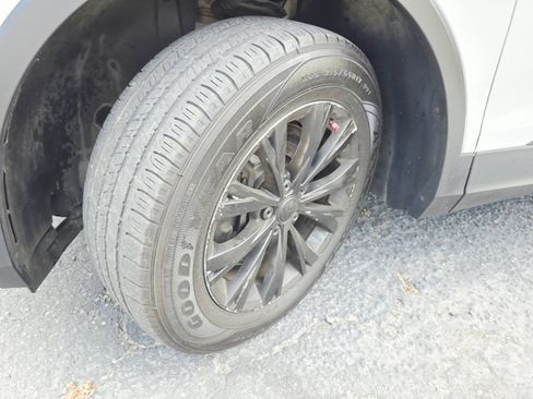 Used 2018 Volkswagen Tiguan S FWD image 56