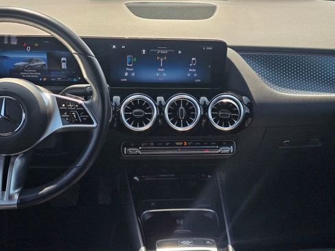 Used 2025 Mercedes-Benz GLA 250 image 16