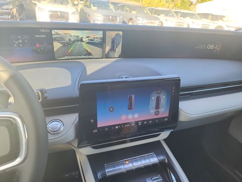 New 2026 Lincoln Nautilus Premier image 32