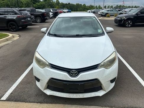 Used 2015 Toyota Corolla LE FWD image 3