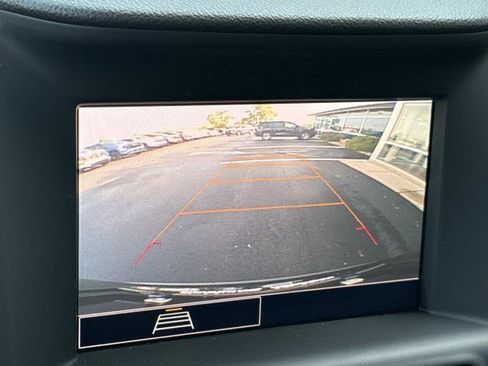 Used 2023 GMC Terrain SLE FWD image 17
