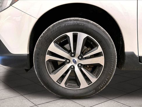 Used 2019 Subaru Outback 2.5i Limited AWD/4WD image 8
