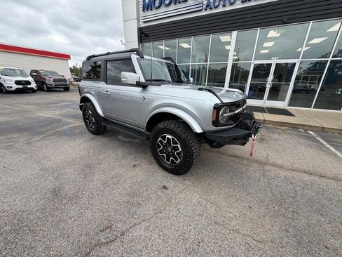 Used 2022 Ford Bronco Outer Banks AWD/4WD image 2