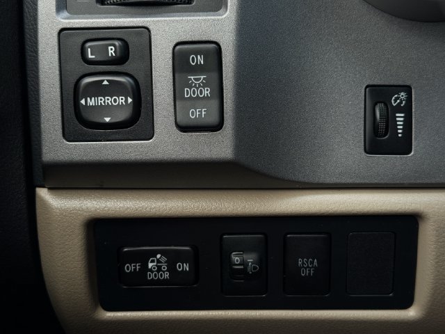 Used 2012 Toyota Tundra 4x4 CrewMax w/ SR5 Pkg image 21