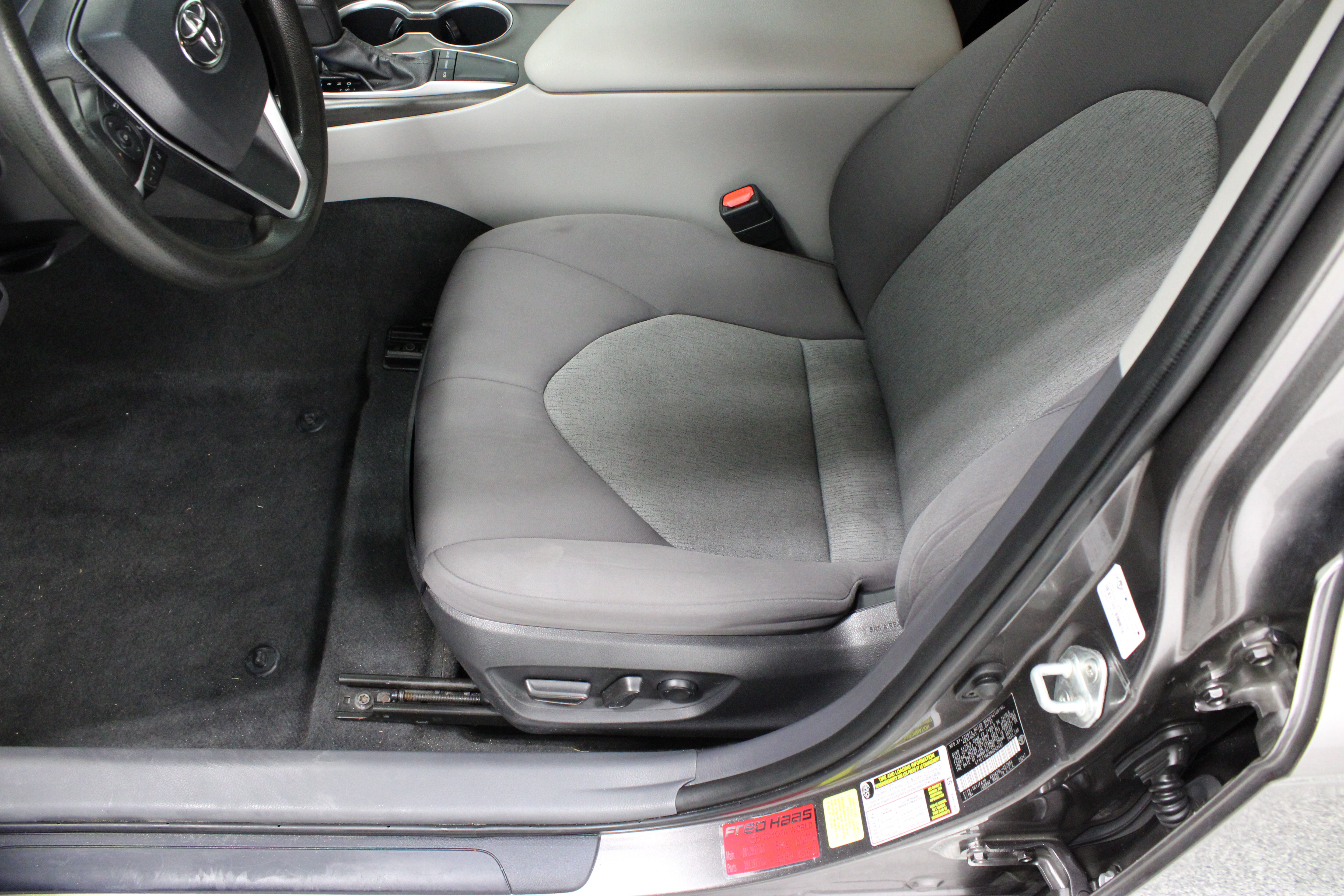 Used 2022 Toyota Camry LE FWD image 15
