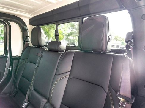 Used 2025 Jeep Gladiator Sport image 26