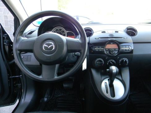 Used 2011 MAZDA MAZDA2 Sport image 16