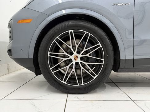 New 2026 Porsche Cayenne E-Hybrid image 16