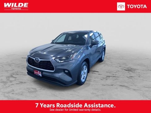 Certified 2024 Toyota Highlander LE AWD/4WD image 5