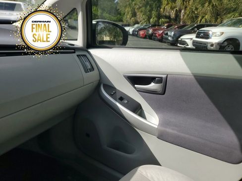 Used 2010 Toyota Prius Two image 21