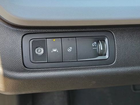 New 2027 Chevrolet Bolt LT w/ Comfort Package FWD image 15