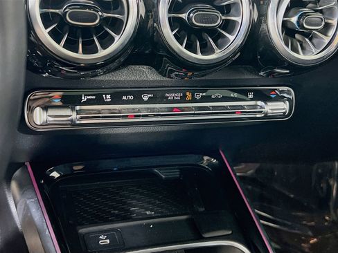 Used 2024 Mercedes-Benz EQB 300 4MATIC image 16