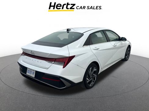 Used 2025 Hyundai Elantra SEL image 6