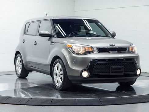 Used 2016 Kia Soul + FWD image 4