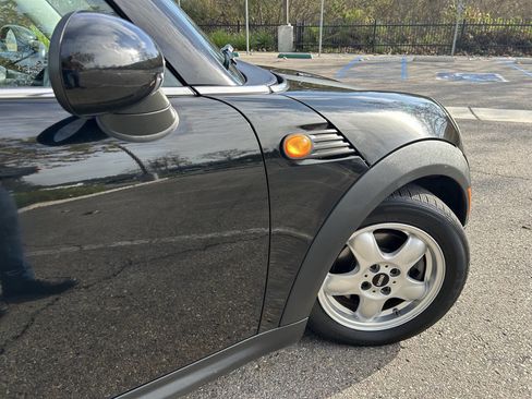 Used 2009 MINI Cooper Clubman Hardtop image 17