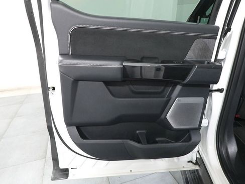 Used 2022 Ford F150 Lightning Platinum image 28