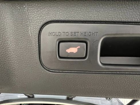 New 2025 Honda Pilot Touring image 32