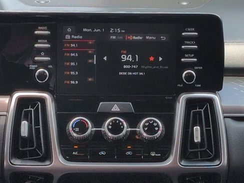 Used 2022 Kia Sorento LX FWD image 19