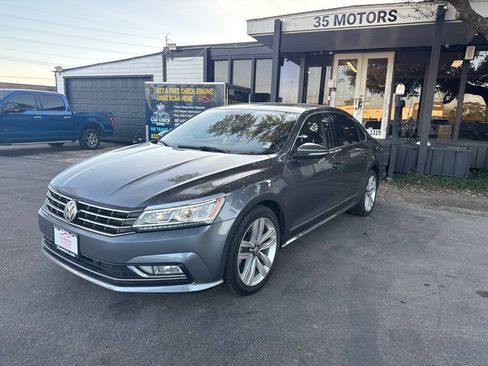 Used 2017 Volkswagen Passat 1.8T SE FWD image 2
