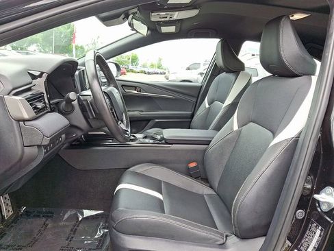 Used 2025 Toyota Camry SE FWD image 13