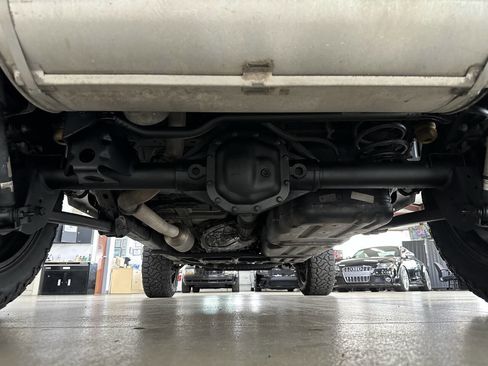 Used 2018 Jeep Wrangler Unlimited Sport S AWD/4WD image 34