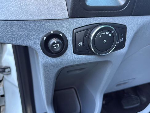 Used 2018 Ford Transit 150 XLT image 21