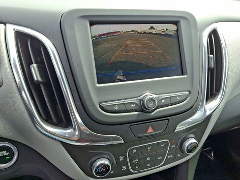 Used 2020 Chevrolet Equinox LT FWD image 15