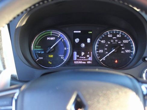 Used 2022 Mitsubishi Outlander LE image 10