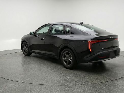 Used 2025 Kia K4 FWD image 6