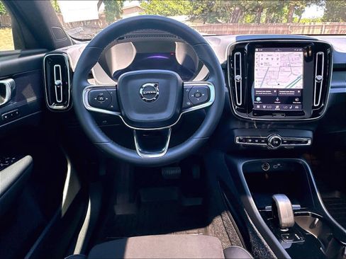 Used 2023 Volvo C40 P8 Recharge Plus w/ Climate Package AWD/4WD image 8