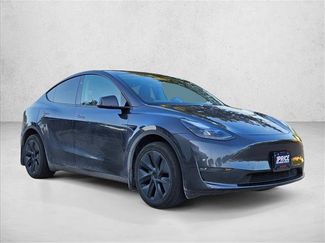 Used 2025 Tesla Model Y Long Range AWD/4WD video 3
