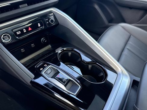 Used 2025 Audi Q5 Premium image 26