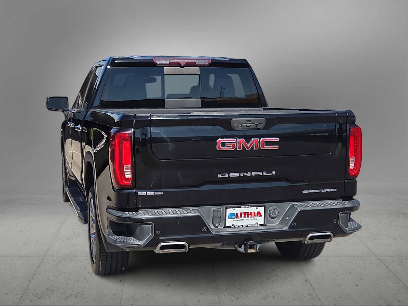 Used 2020 GMC Sierra 1500 Denali RWD image 7