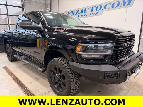 Used 2019 RAM 2500 Laramie w/ Black Appearance Package AWD/4WD image 2