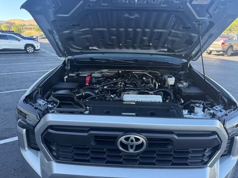 Certified 2025 Toyota Tacoma TRD Off-Road w/ TRD Off Road Upgrade Package AWD/4WD image 20