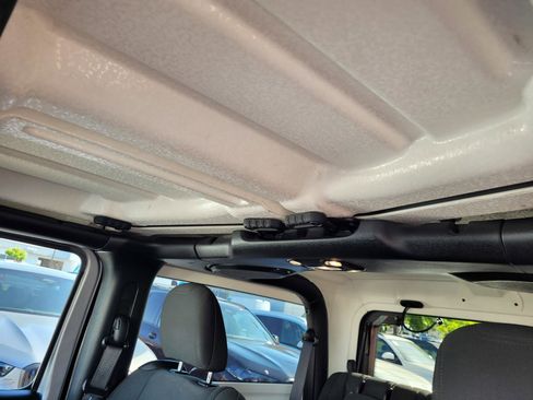 Used 2019 Jeep Wrangler Sport AWD/4WD image 13