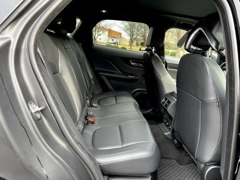 Used 2020 Jaguar F-PACE Premium image 21