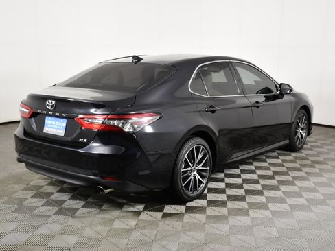 Used 2024 Toyota Camry XLE FWD image 6