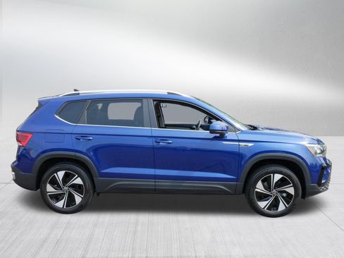 Certified 2024 Volkswagen Taos SE AWD/4WD image 8